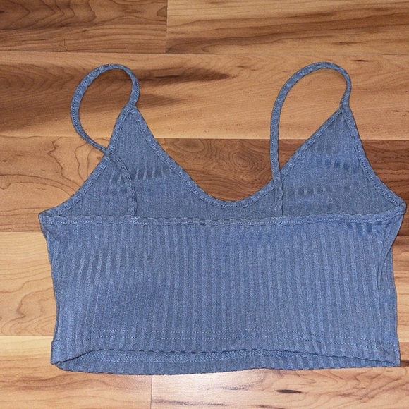 Shein 2 pack of cropped tank tops - Picture 3 of 5